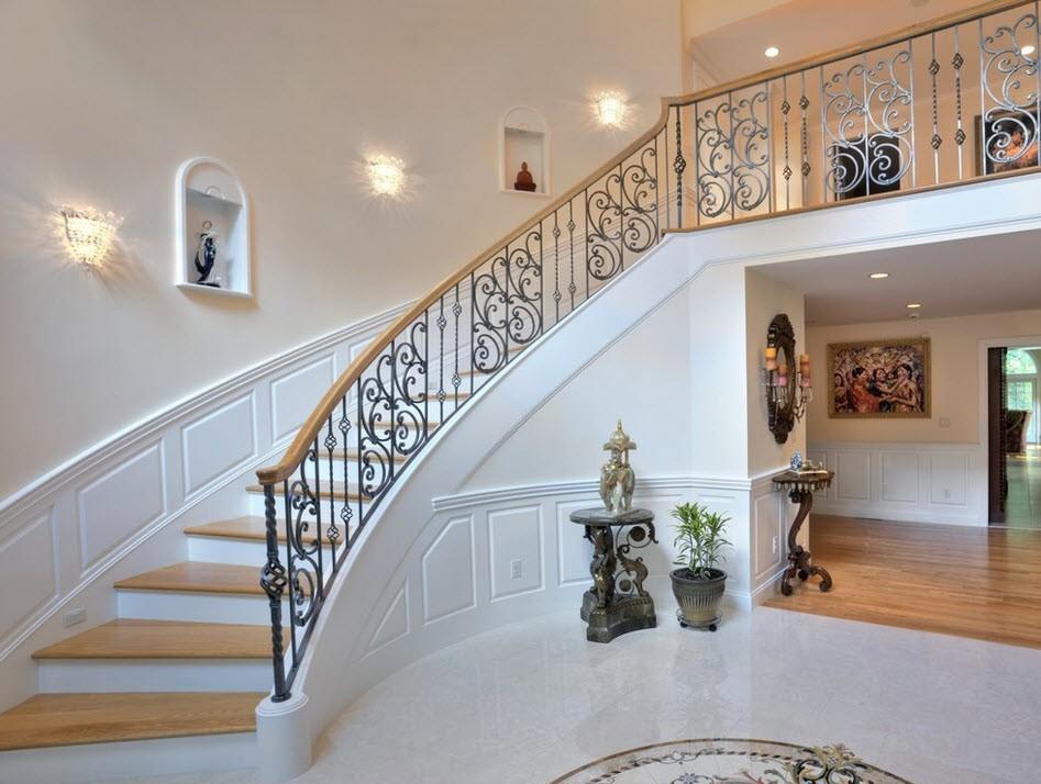 красивая лестница на дачу