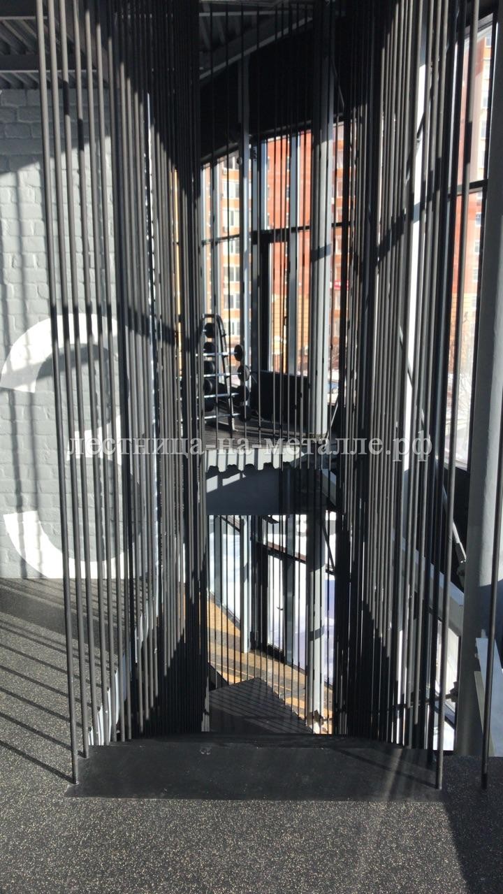 лестница в фитнес центр