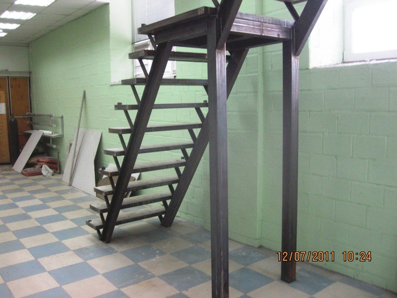 опора для лестницы