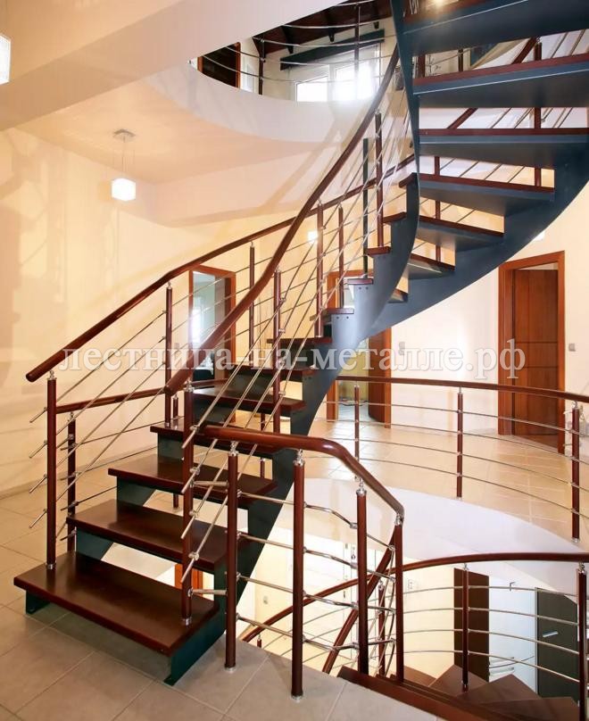 металлическая лестница лофт