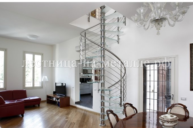 стеклянная лестница