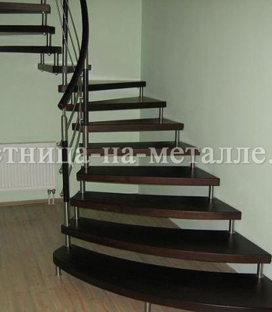 лестница на больцах