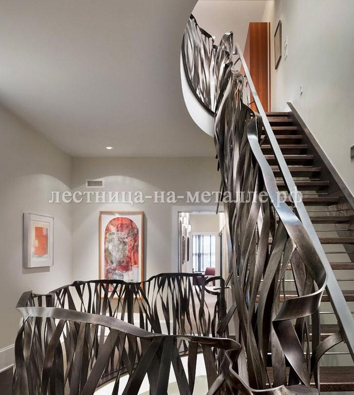лестница из листового металла
