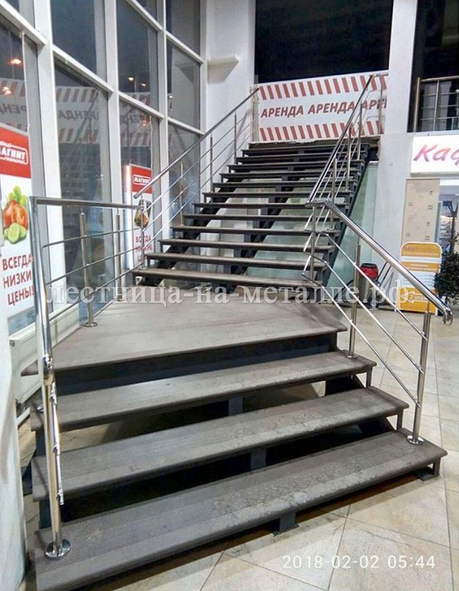 лестница в торговый центр