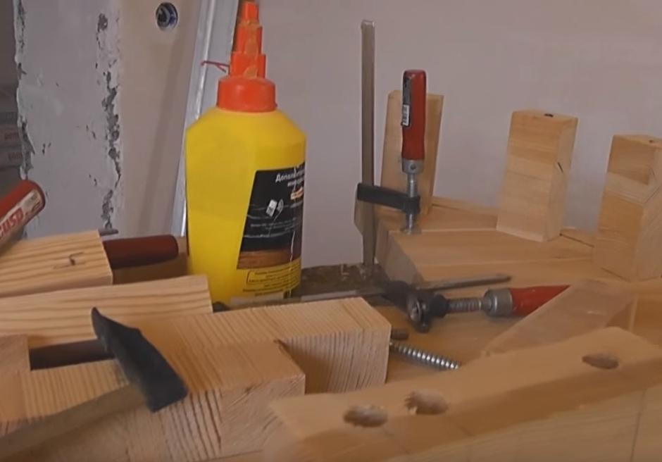 смазываем стойки ПВА