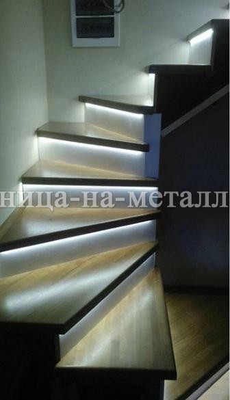 лестница с подсветкой